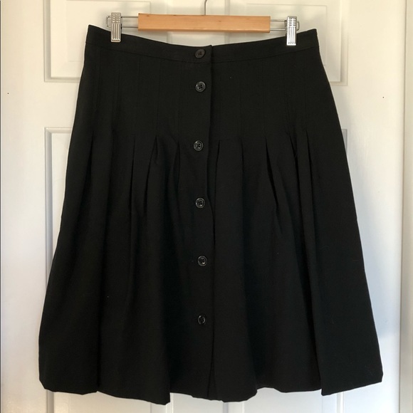 GAP • Button Front pleated black skirt - Picture 2 of 4